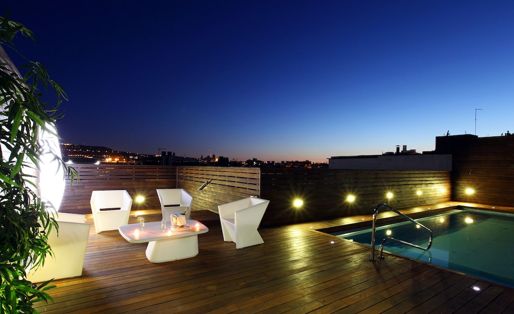 Lleo Hotel 33/40