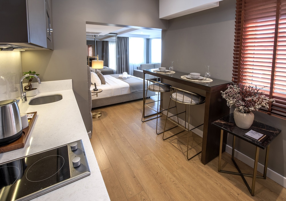 Valente Suites Hotel 24/30