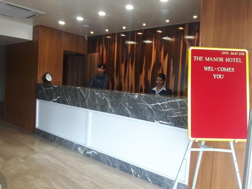 THE MANOR HOTEL 5/49