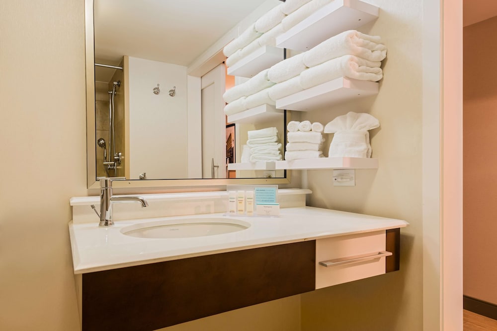 Hampton Inn Buffalo Airport/Galleria Mall 14/49
