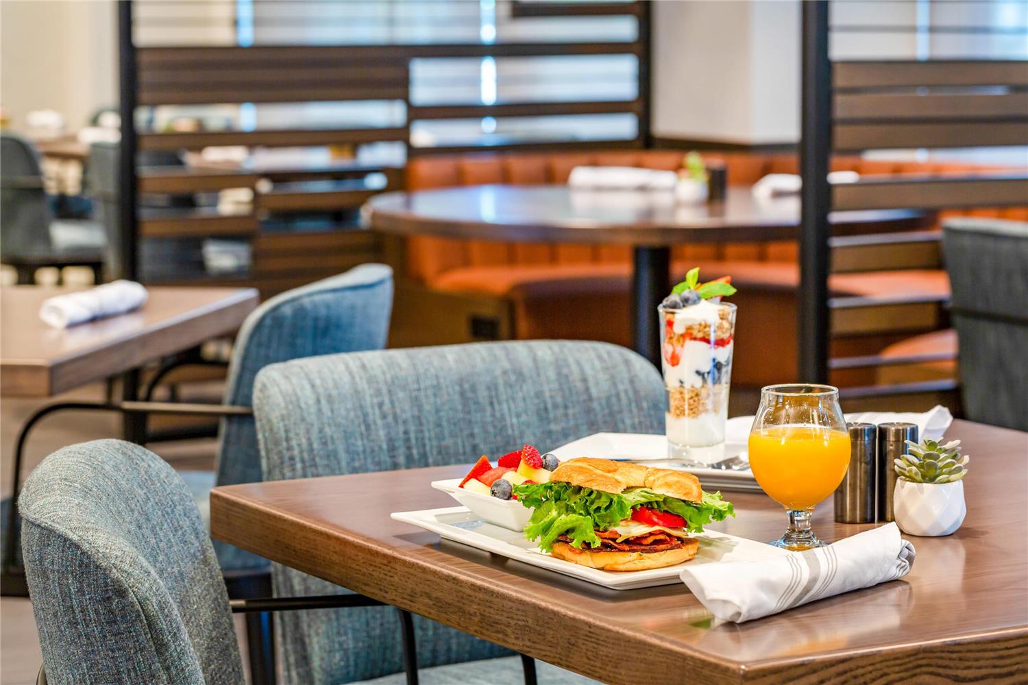 Cambria Hotel New Haven University Area 34/42