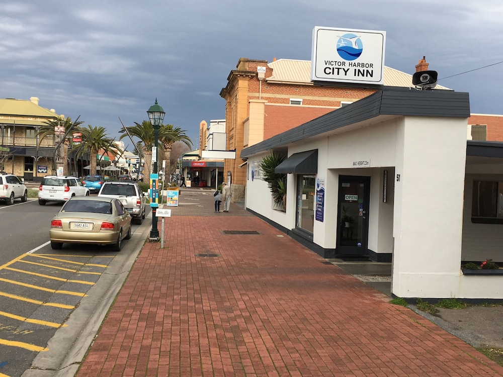 VICTOR HARBOR CITY INN 57/63