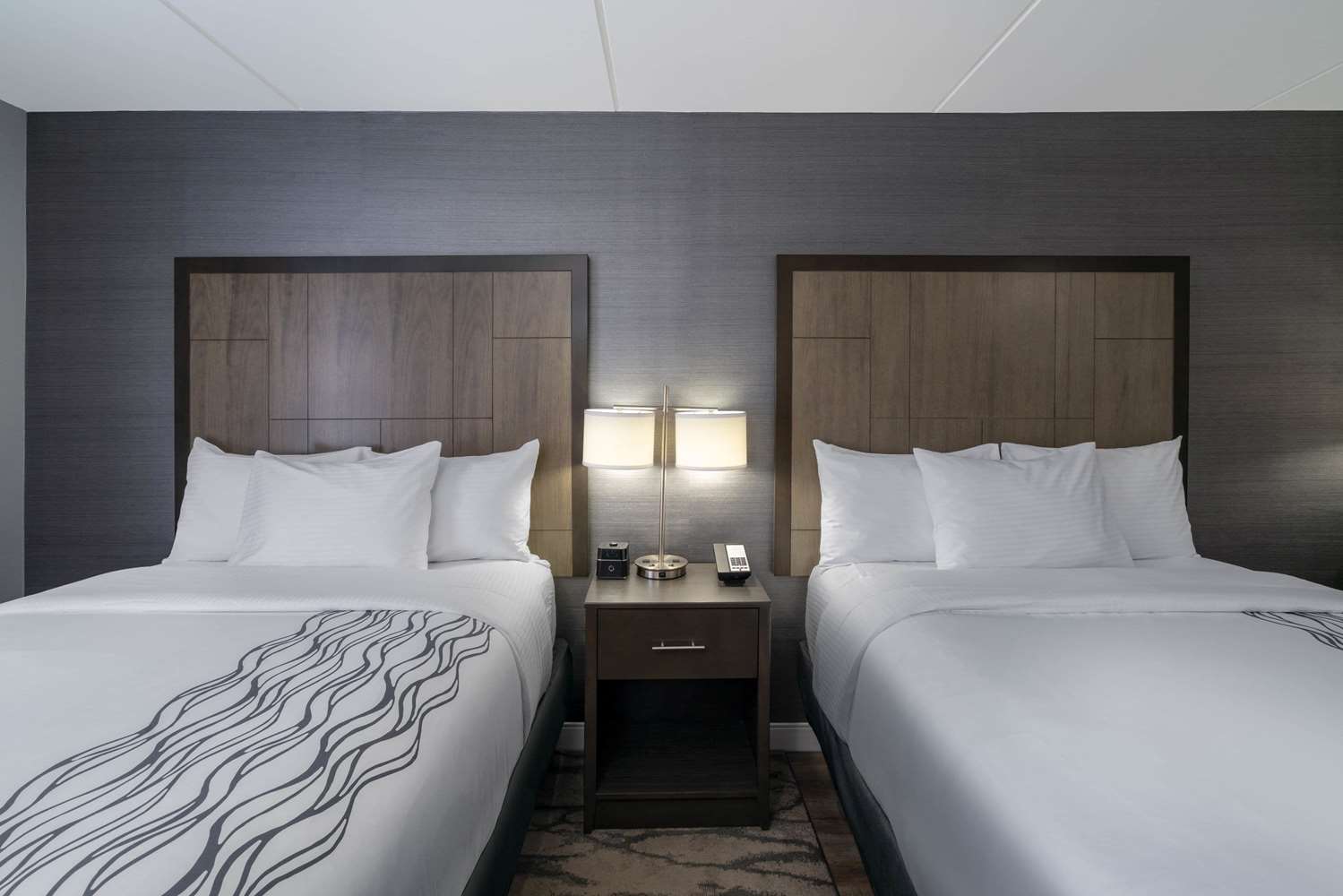 La Quinta Inn and Suites by Wyndham Raleigh Downtown North 5/47