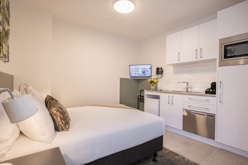 Sojourn Apartment Hotel Riddiford Street Limited 32/54