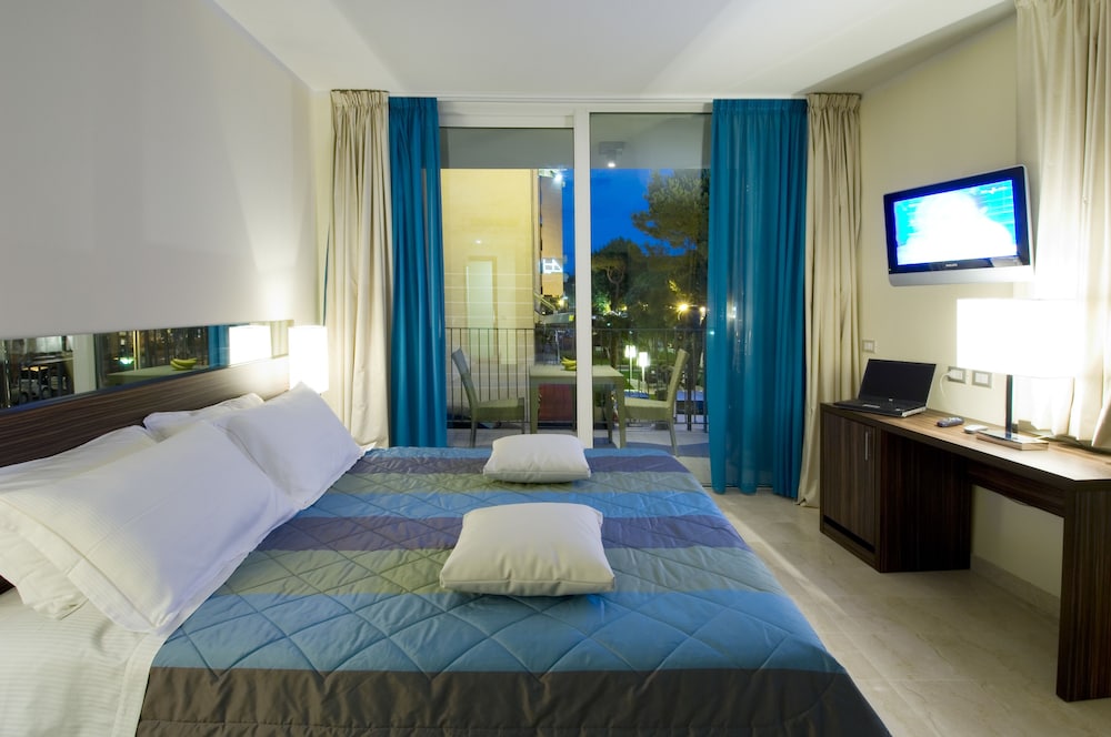 MERCURE RIMINI LUNGOMARE 28/71