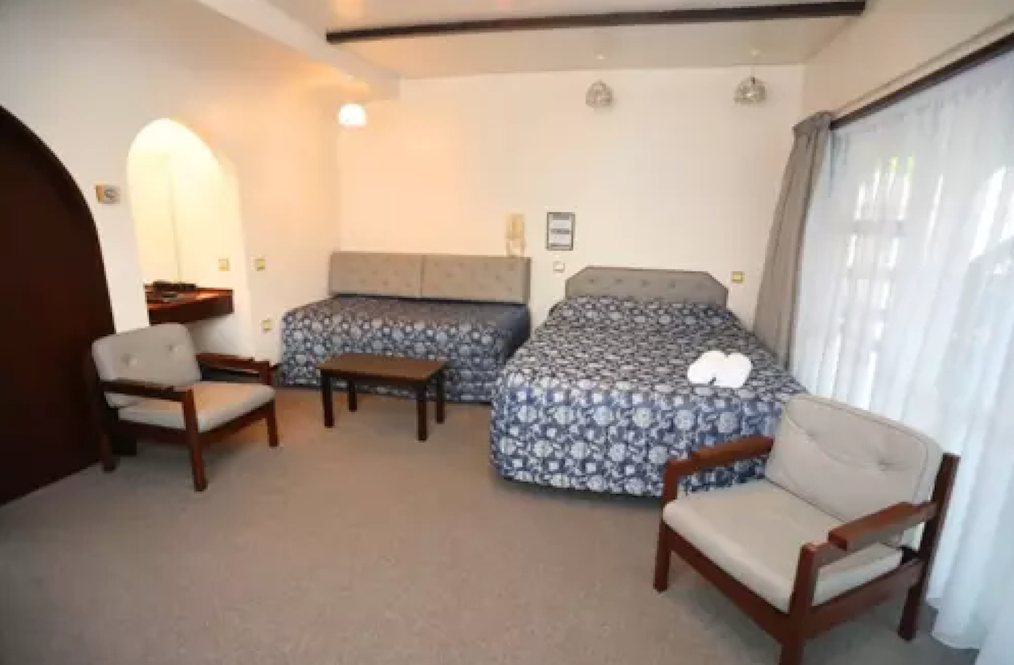 Alcala Motel 3/4