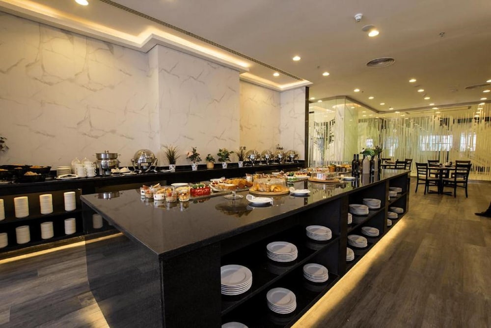 TIME Onyx Hotel Apartments 41/47