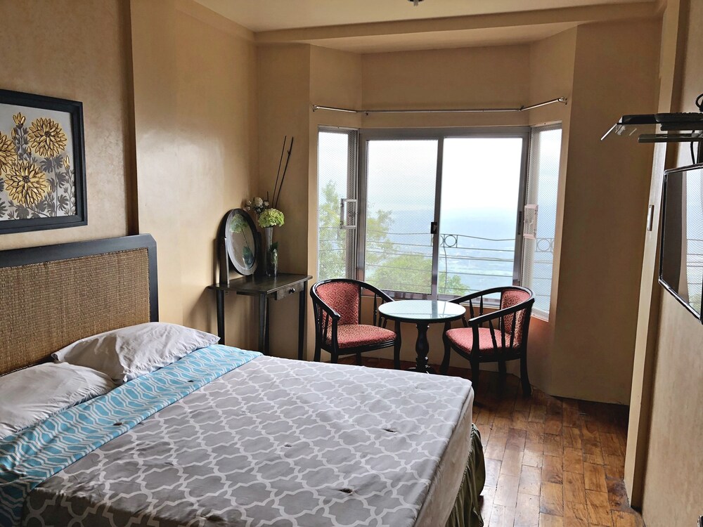 Pura Vida Resort 20/50