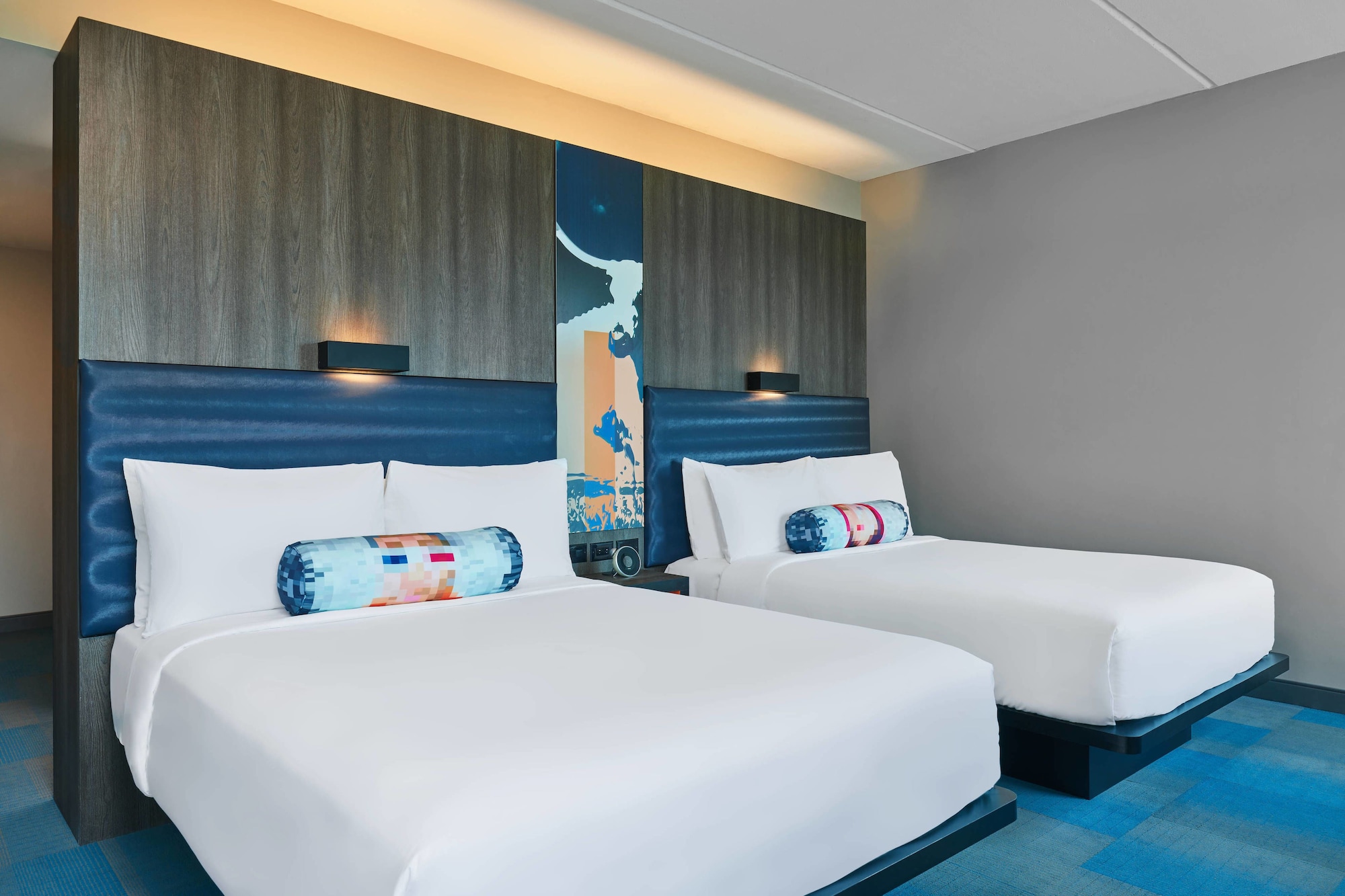 Aloft, Suite, 2 Queen Beds, Courtyard View, Sofa