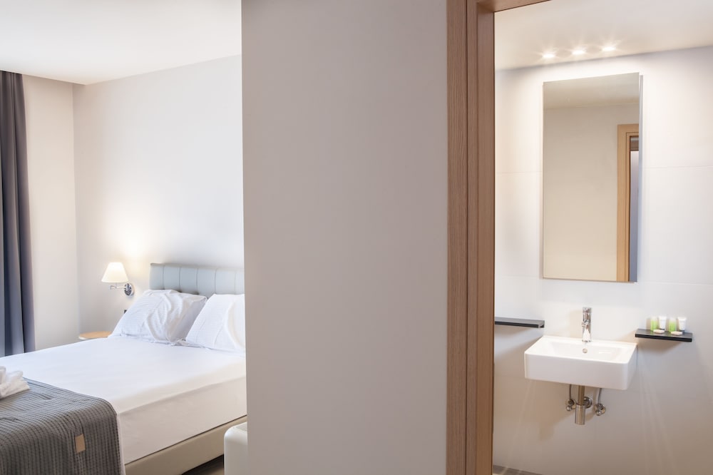 Anemos Rooms and Apartments 49/50