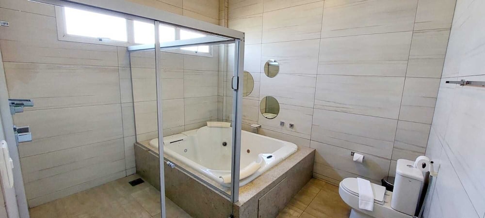 Habitat Prime Hotel 39/42