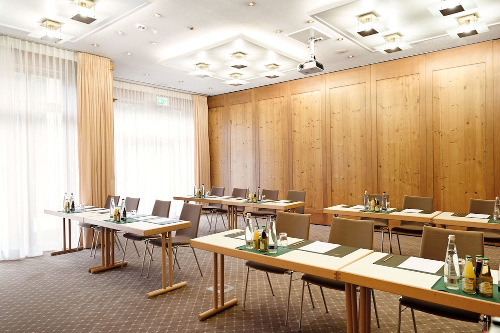 Bauer Hotel Restaurant 67/73