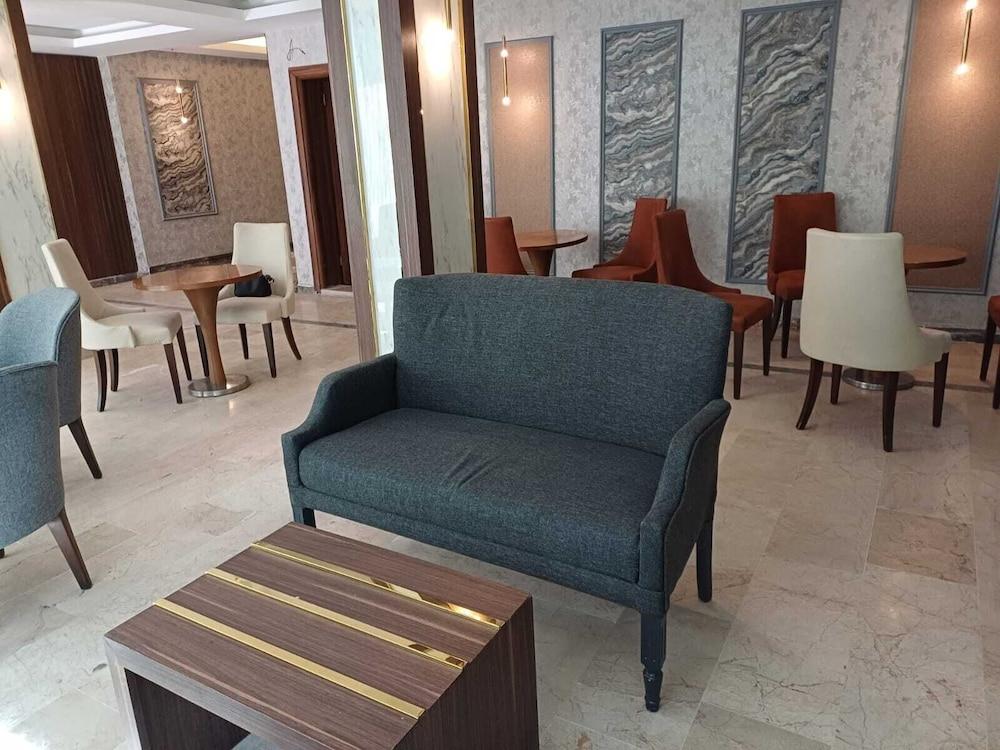 Cenas Hotel 5/8