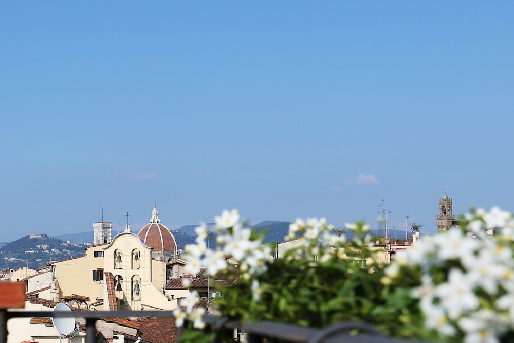 Borgo Tegolaio Terrace 22/28