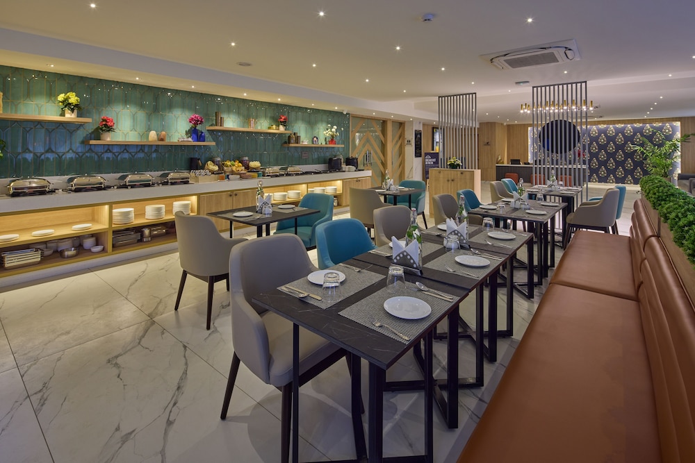 Grand Continent Hebbal A Sarovar Portico Affiliate 22/29