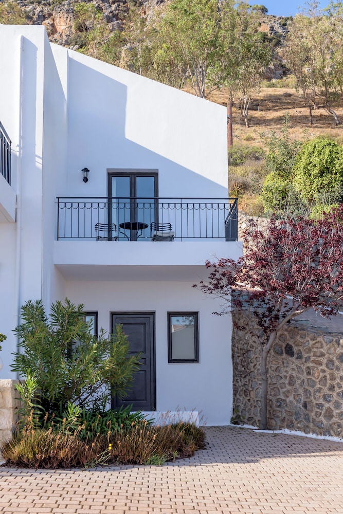Creta Blue Boutique Hotel 4/48