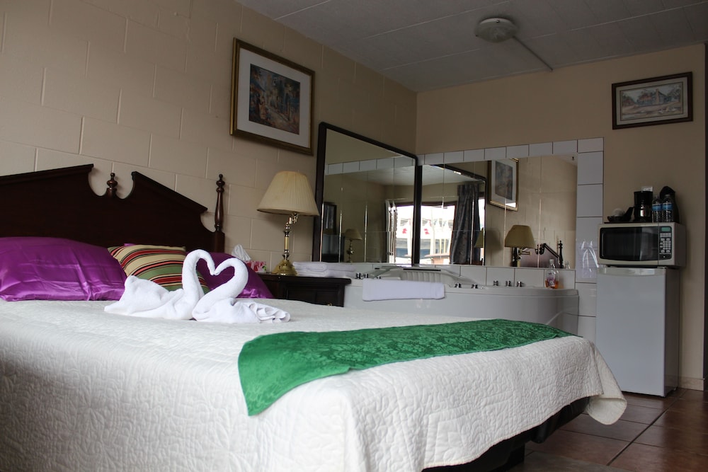 Ritz Inn Niagara 12/65