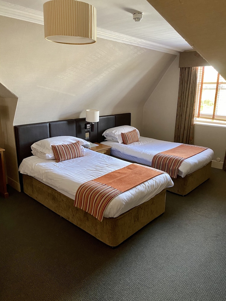 The Dutch Mill Hotel 6/50