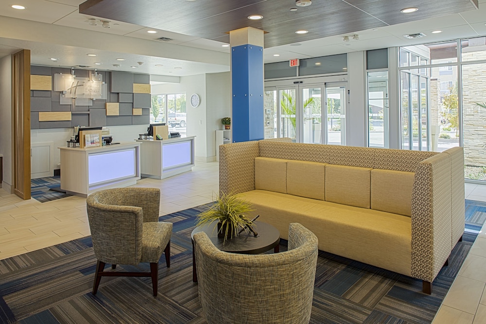 Holiday Inn Express Suites Boise Airport 41/80