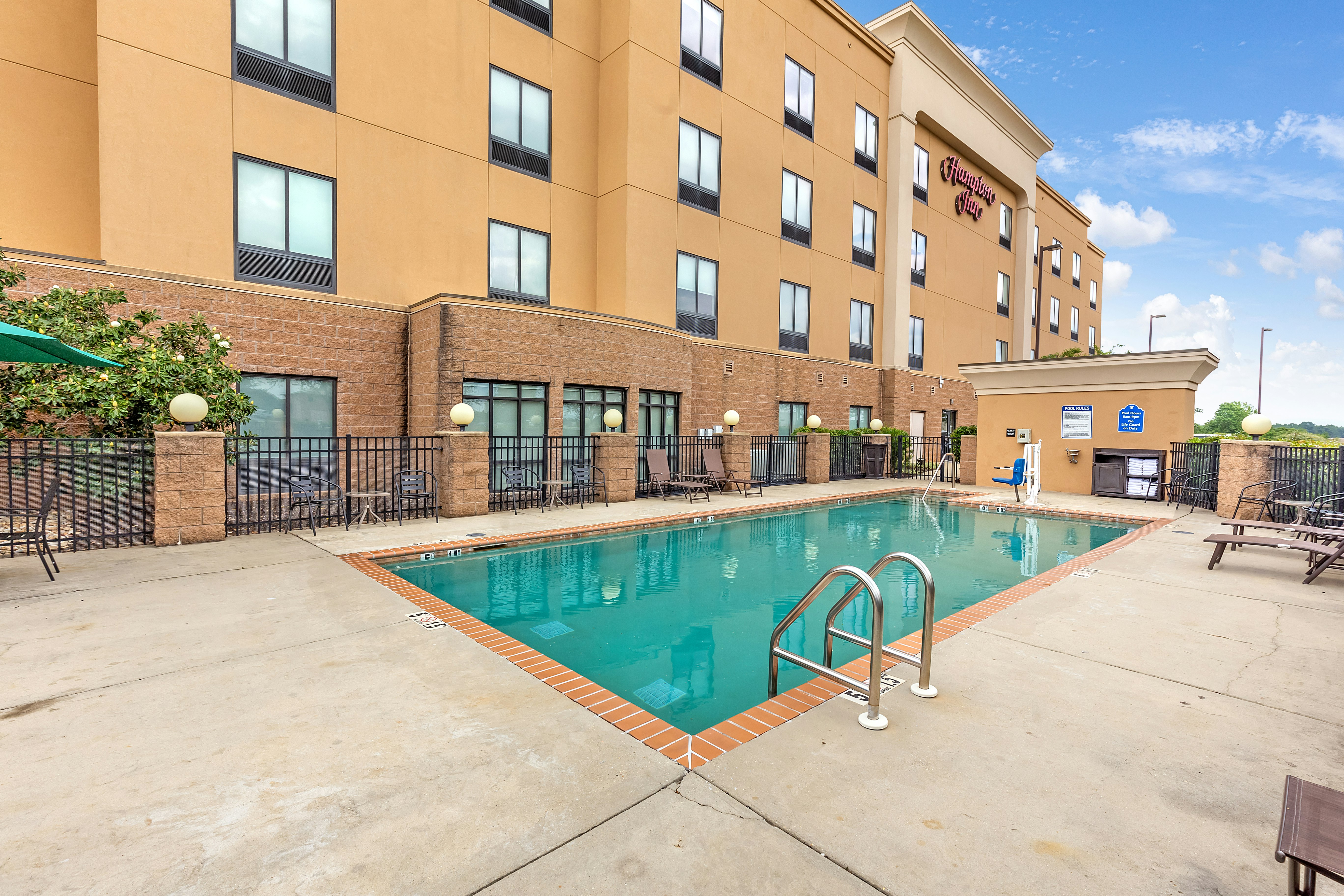 Hampton Inn Atmore 8/52