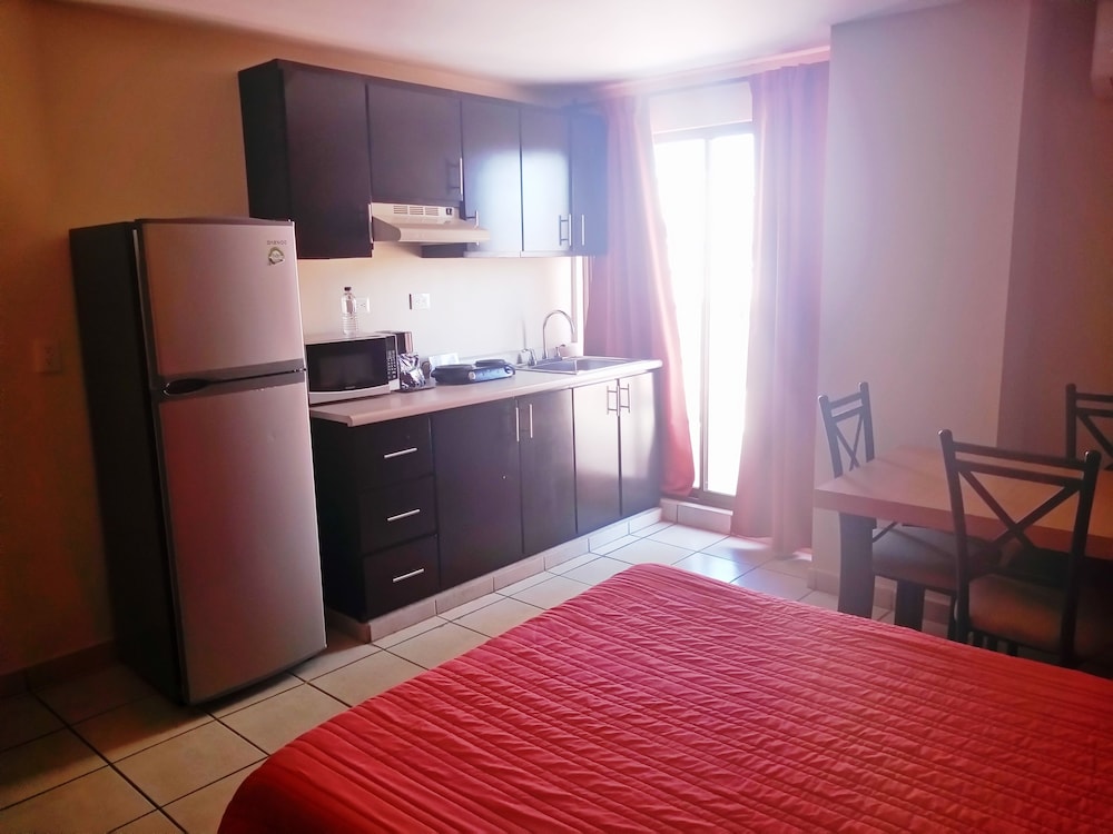 Los Jitos Hotel & Suites 10/56