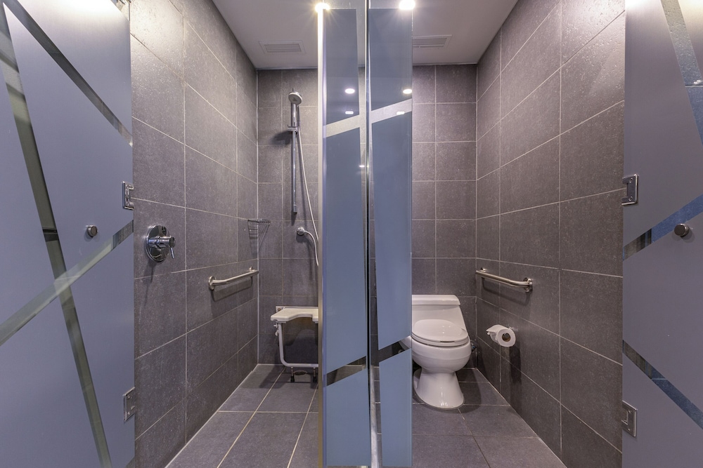 Wyndham Santiago Pettra 84/85