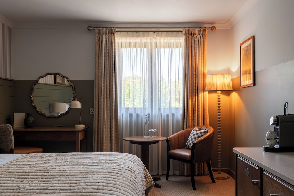 Crown Hotel 12/50