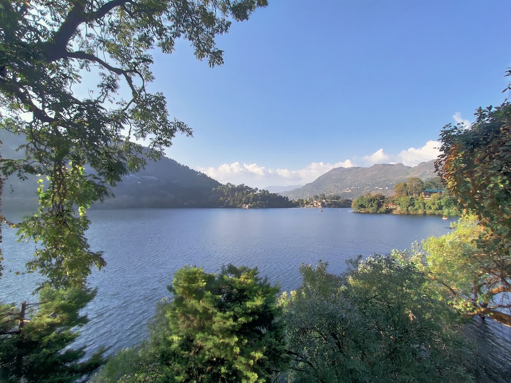 Latitude 29 By The Lake Resort 44/50