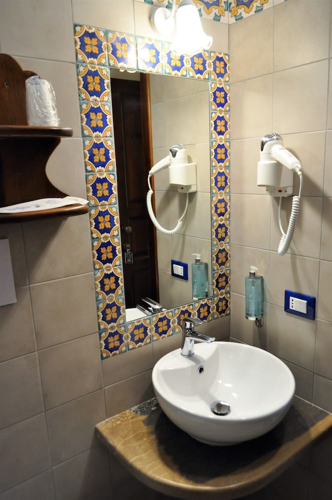 Hotel Al-Tair 45/50