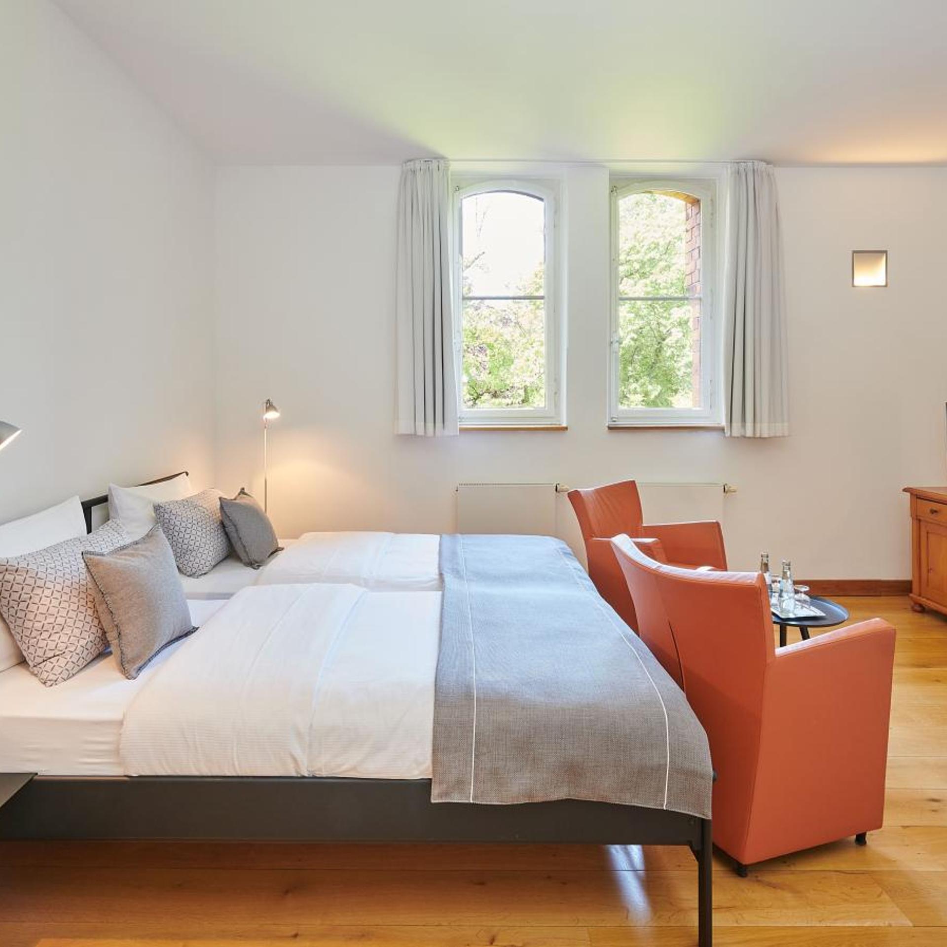 ECONOMY, DOUBLE BED