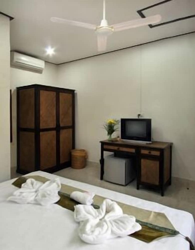 Baan Suay Hotel 8/40