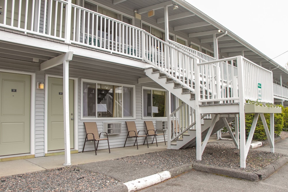 Bar Harbor Villager Motel 4/36