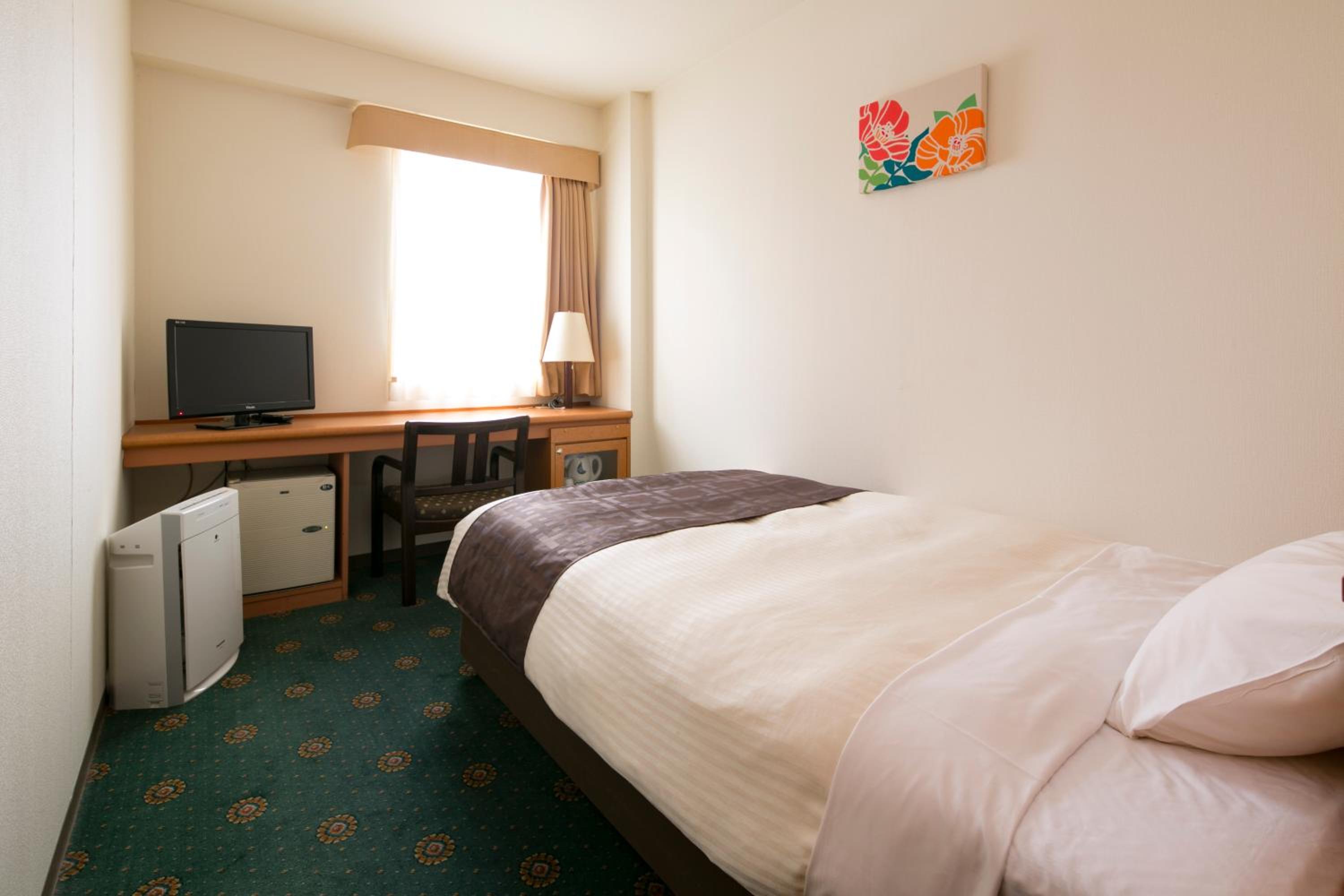 Semi Room, Single, Semi Double Bed