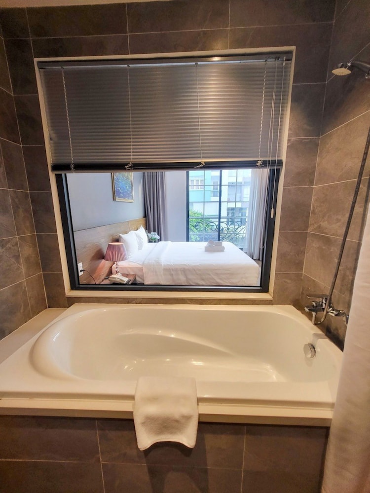 Thao Trang Laluxe Hotel 43/50