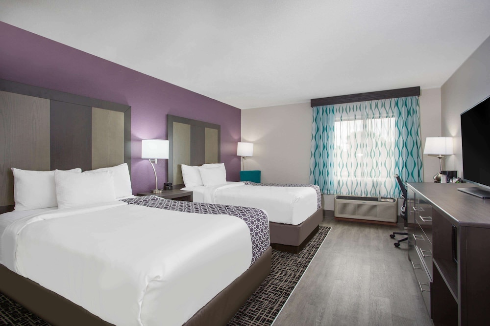 La Quinta Inn & Suites by Wyndham Roanoke Salem 14/58