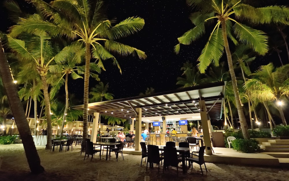 Henann Resort Alona Beach 66/74