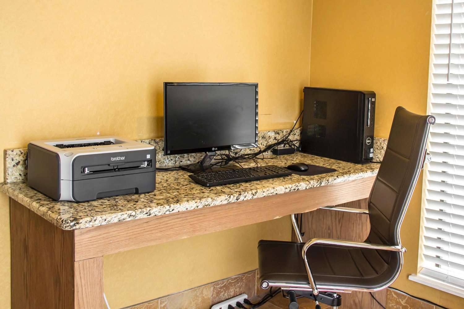 Comfort Suites San Antonio SeaWorld - Lackland AFB 34/39