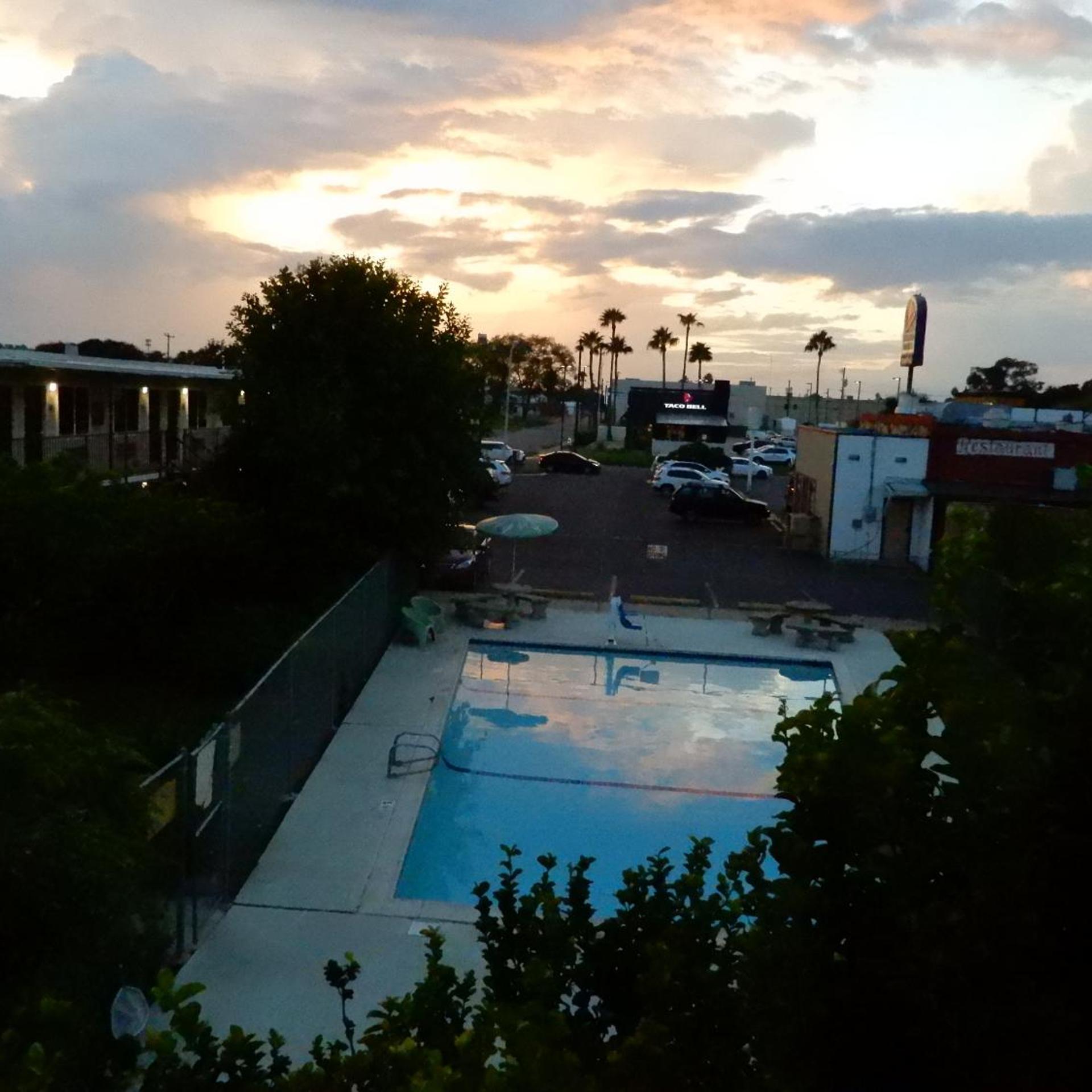 Siesta Inn McAllen 4/40