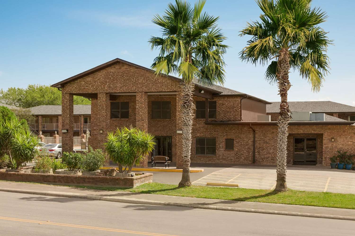 Super 8 by Wyndham Universal City 6/55