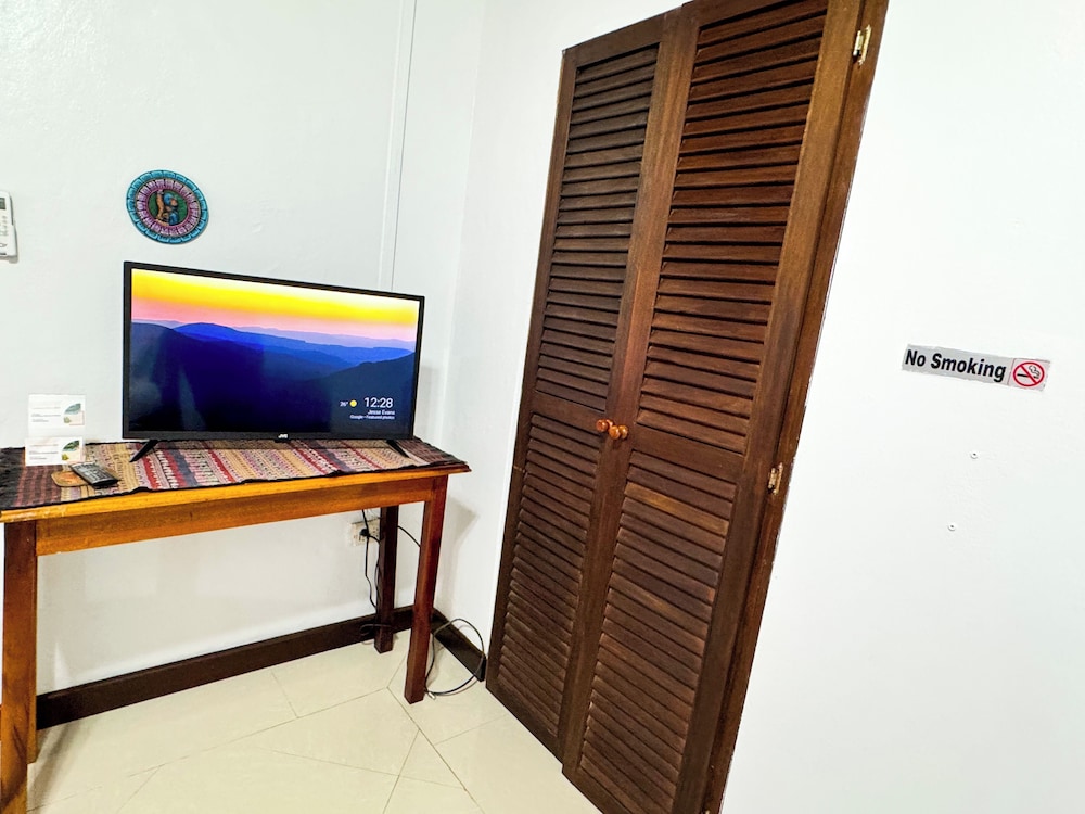 Caribbean Shores Bed & Breakfast 4/50