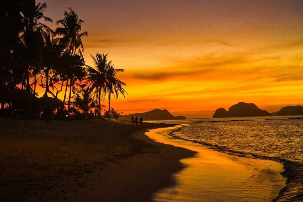 Las Cabanas Beach Resort 38/65