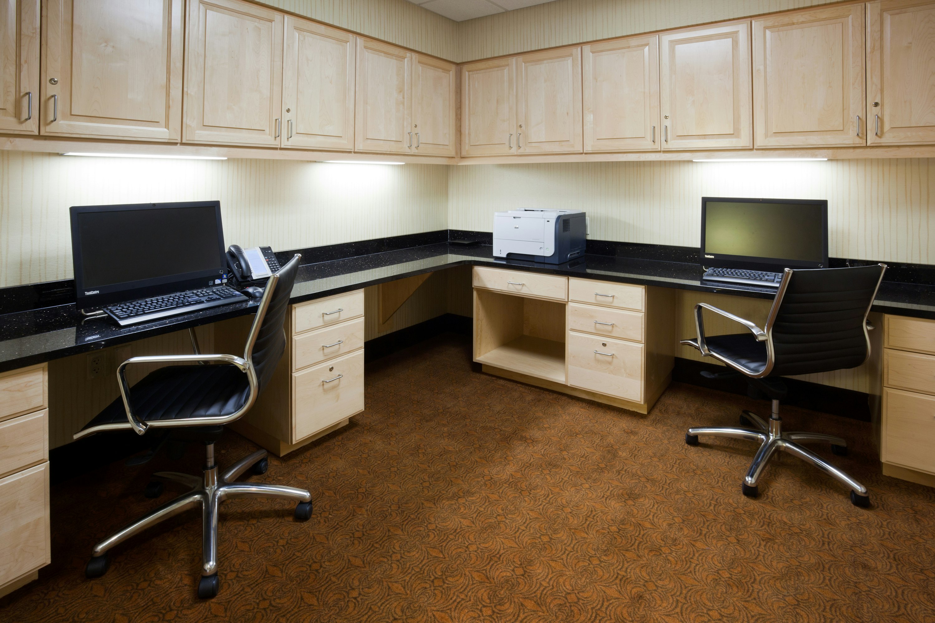 Hampton Inn & Suites Minot Airport 11/17