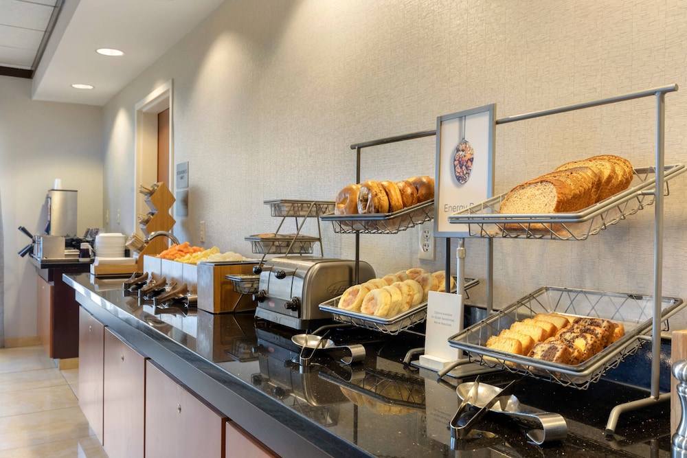 Fairfield Inn Suites Rockford 38/46
