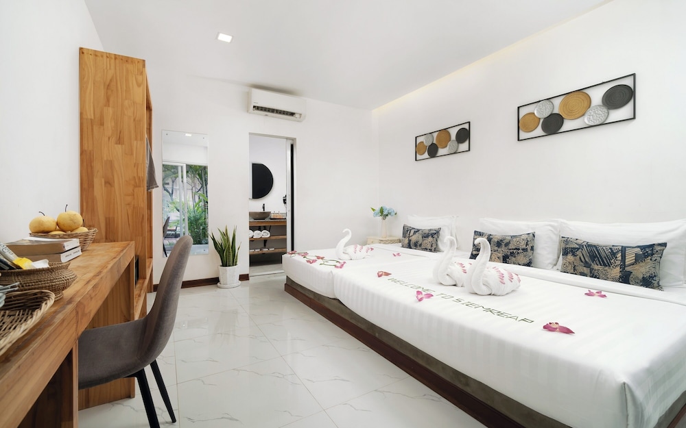 FAMILY, TERRACE, POOL ACCESS