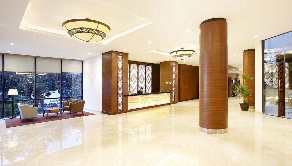Santika Premiere Bintaro 8/78