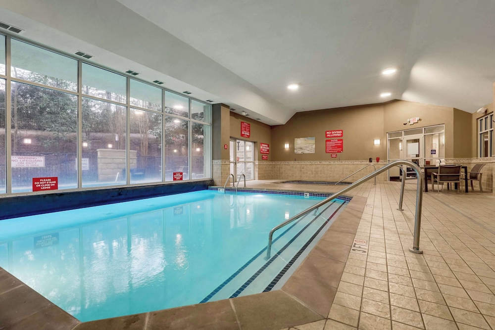 Drury Inn & Suites Charlotte Northlake 26/50
