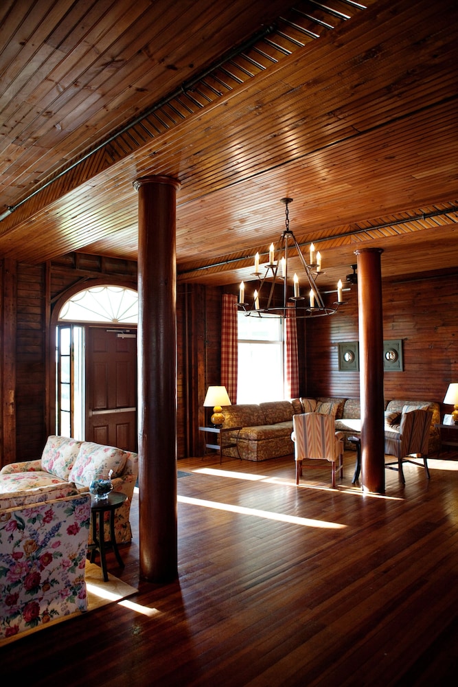 Chebeague Island Inn 34/64