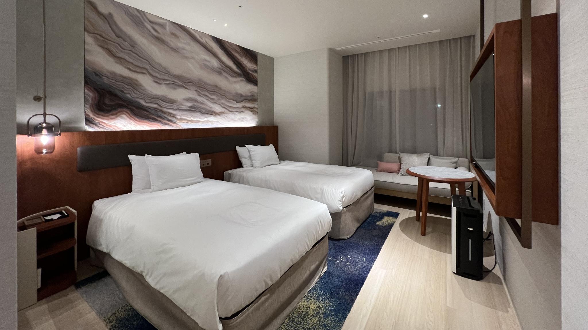 Type B, Luxury, Twin Beds, City View
