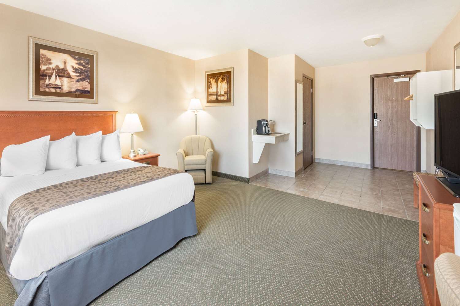 Ramada Clairmont/Grande Prairie 5/17