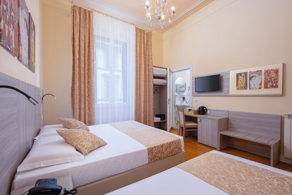 LILIUM HOTEL 22/65